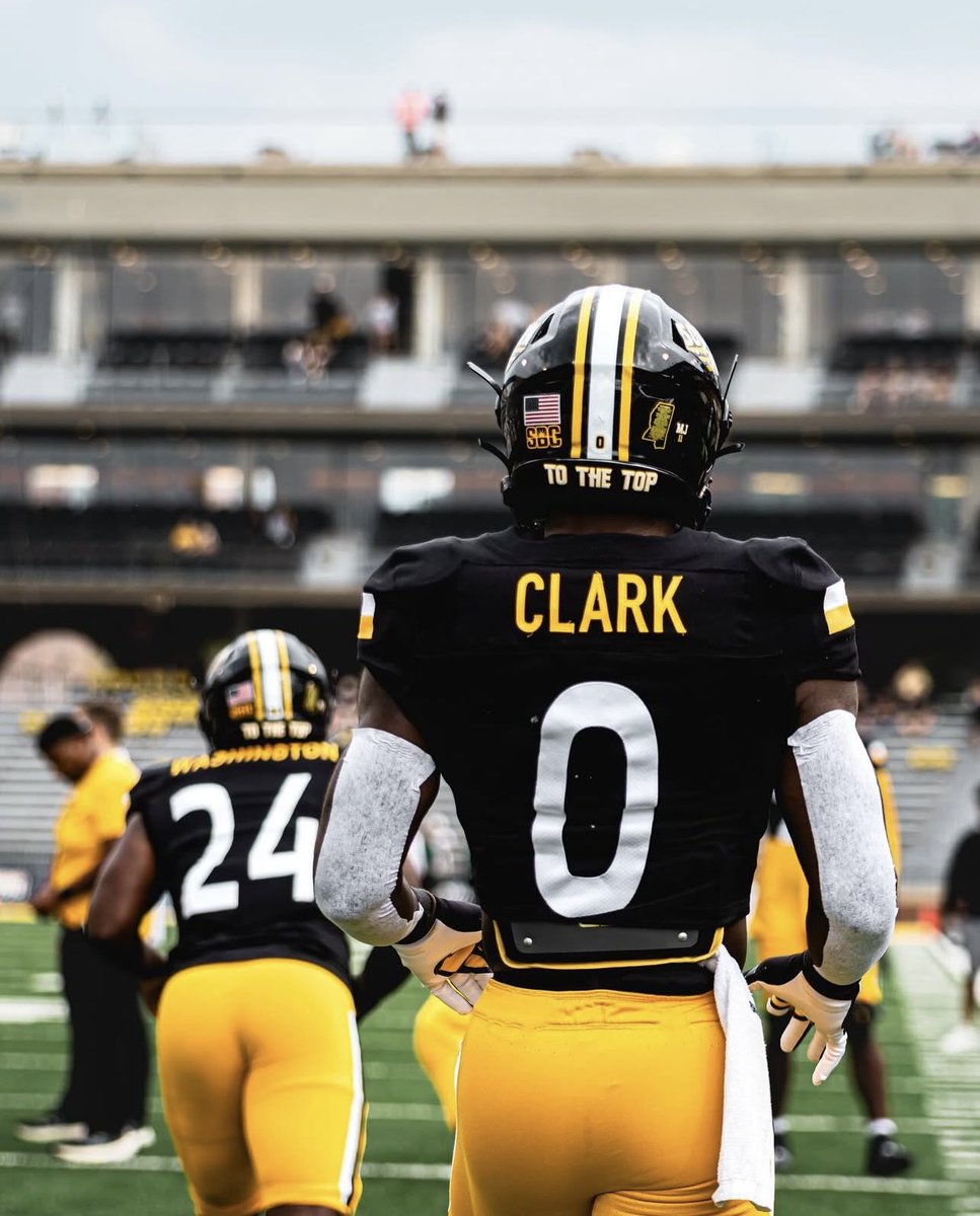 Davarrius Hairston Jr. (Dj) (@davarriusjr) on Twitter photo Southern Miss offered๐ค๐
<a href="/CoachPope90/">Terrance Pope</a> <a href="/CoachJones2010/">CJ</a> <a href="/Coach1Brown/">GrindFlu๐ฆพ๐ฆ</a> <a href="/CoachDora_/">Terrian Dora</a> <a href="/Coach_OC14/">Omarr Conner</a> <a href="/rjhall5_/">Rj Hall</a> <a href="/JevonMcDonald2/">Jevon McDonald โ</a> Southern Miss offered๐ค๐
<a href="/CoachPope90/">Terrance Pope</a> <a href="/CoachJones2010/">CJ</a> <a href="/Coach1Brown/">GrindFlu๐ฆพ๐ฆ</a> <a href="/CoachDora_/">Terrian Dora</a> <a href="/Coach_OC14/">Omarr Conner</a> <a href="/rjhall5_/">Rj Hall</a> <a href="/JevonMcDonald2/">Jevon McDonald โ</a>