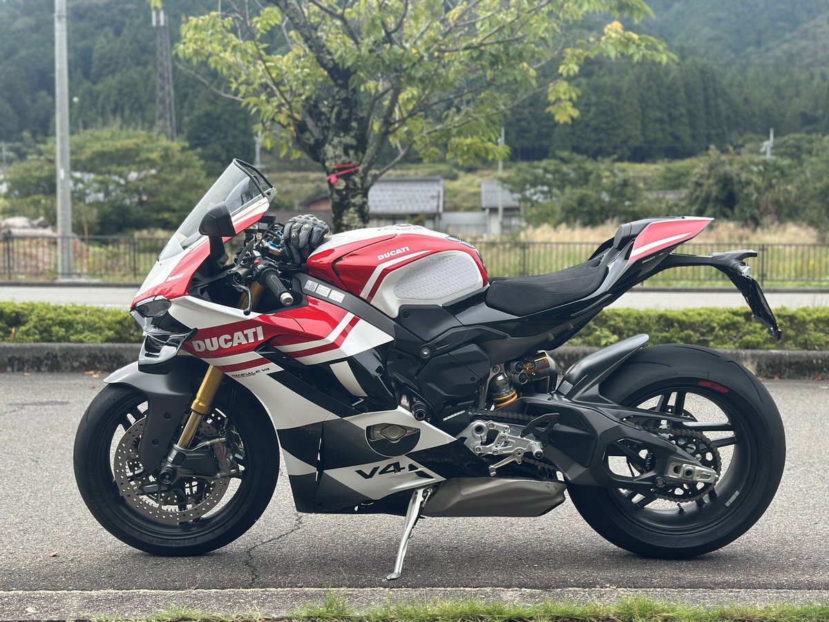 kzzz13kf's tweet photo. ライディングスキルを30%増しにしてくれる
路面追従性が素晴らしい👍
しかも燃費が驚き‼️
満タン300キロいくかも https://t.co/BdiXfHpCW3