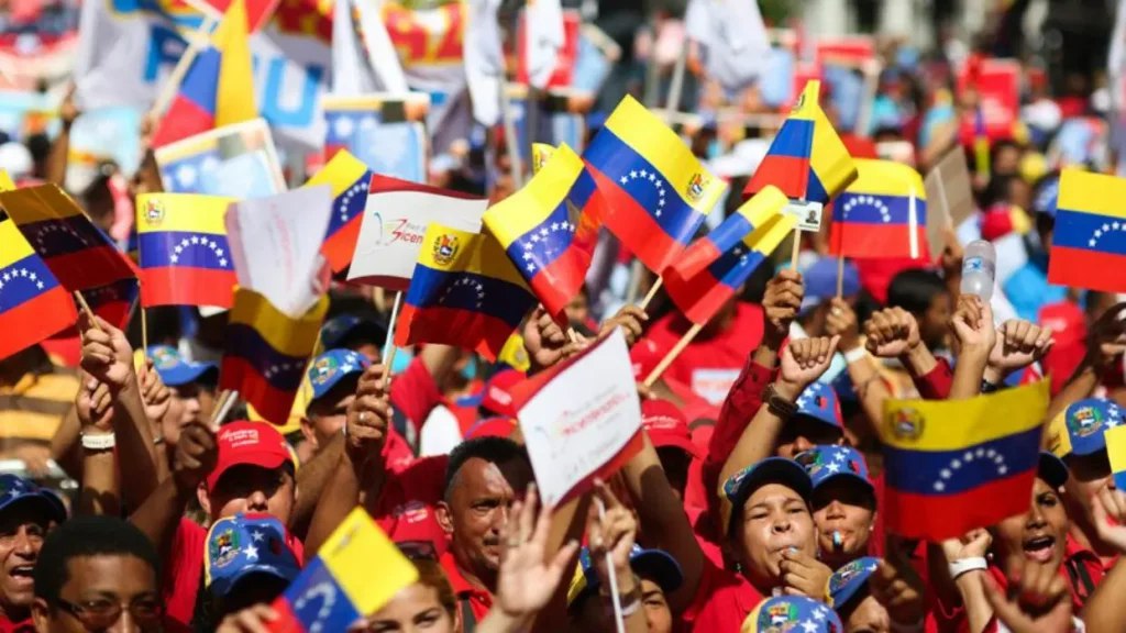 Lachiquisesa's tweet image. La más reciente encuesta nacional realizada por #Dataviva reveló un amplio consenso en torno a la defensa de la soberanía y la búsqueda de soluciones a través del diálogo.
#Venezuela
