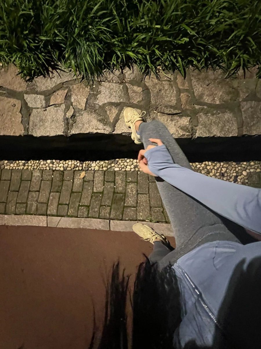 ssl883's tweet photo. 🖤🏃‍♀️ Running under the stars, chasing goals. #EveningRun #BossMood #Motivation https://t.co/k21SmK2CeB