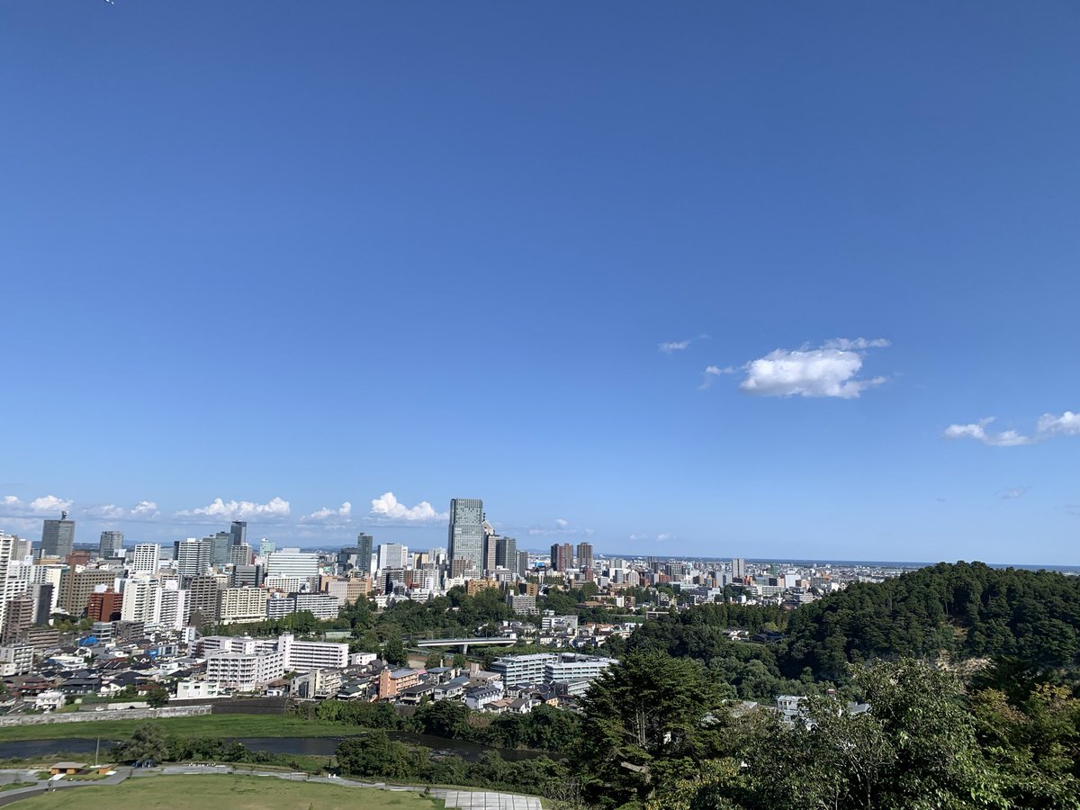 【#もじゅの細道】

〜仙台〜

残響と
銀杏のかおりに
目が覚めて

わたしの旅は
道半ばなり

お雑煮