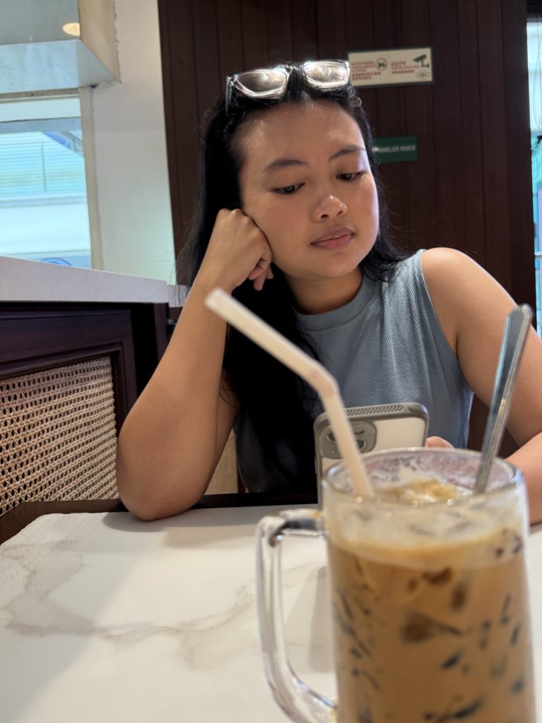 Had a quick coffee catch-up with <a href="/0xyzahra/">zahra</a> (CEO of Nusa Finance) before heading back today. Always inspired hearing what she’s building with <a href="/nusa_finance/">NUSA | #Web3ForAll</a> — Indonesia’s pioneering DeFi protocol, soon to be the first regulated one.

Bullish on her vision to unlock broader access