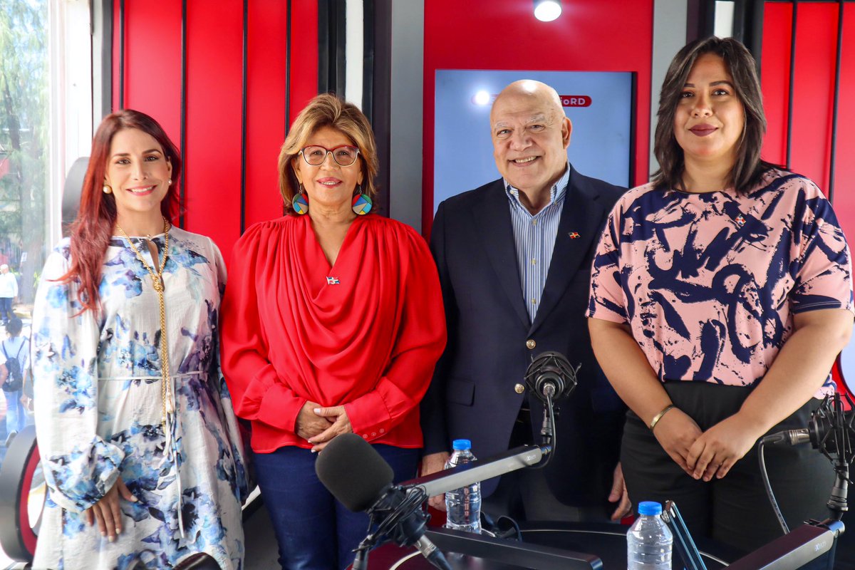 🇩🇴🇩🇴Juárez Víctor Castillo Semán🇩🇴🇩🇴 (@jvcs57) on Twitter photo Muy complacido y muy agradecido 👇de participar esta mañana en el Programa “Aquí Hablamos Claro”, que producen y conducen tan brillantemente Priyanka Rodríguez <a href="/PriRodriguezM/">Priyanka Rodriguez</a> , Damaris Patrocinio <a href="/DamarisPatrocin/">Damaris Patrocinio💙💙🇩🇴🇩🇴</a> y Karina Sánchez Campos <a href="/KariSanchezC/">Karina SánchezCampos</a> , hoy en magnífico Muy complacido y muy agradecido 👇de participar esta mañana en el Programa “Aquí Hablamos Claro”, que producen y conducen tan brillantemente Priyanka Rodríguez <a href="/PriRodriguezM/">Priyanka Rodriguez</a> , Damaris Patrocinio <a href="/DamarisPatrocin/">Damaris Patrocinio💙💙🇩🇴🇩🇴</a> y Karina Sánchez Campos <a href="/KariSanchezC/">Karina SánchezCampos</a> , hoy en magnífico