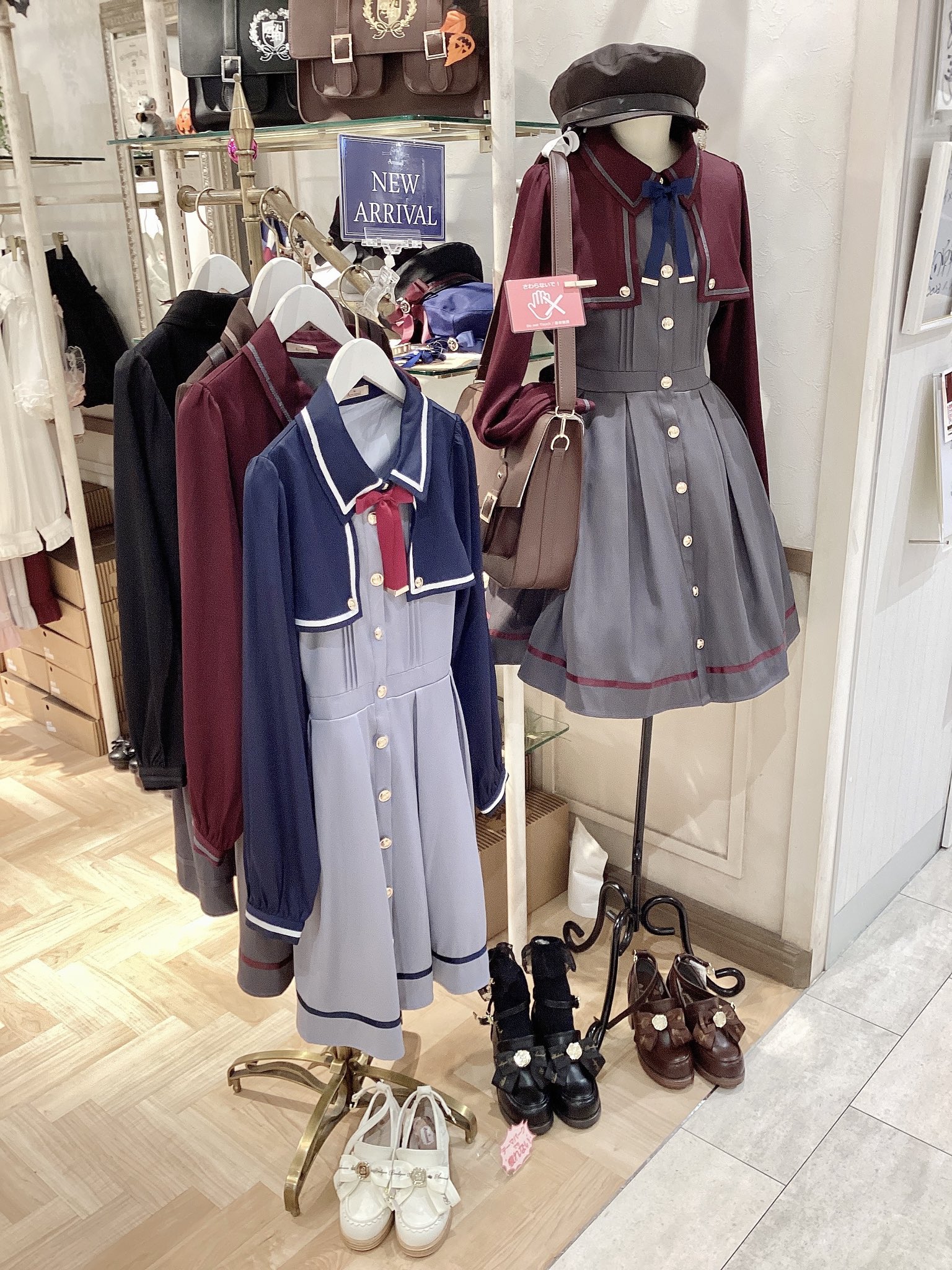 キレイ美品✨本物ロベルトカヴァリ✨マメール購入♡可愛いオシャレ♥️ダウン Amavel大阪店 on X: 