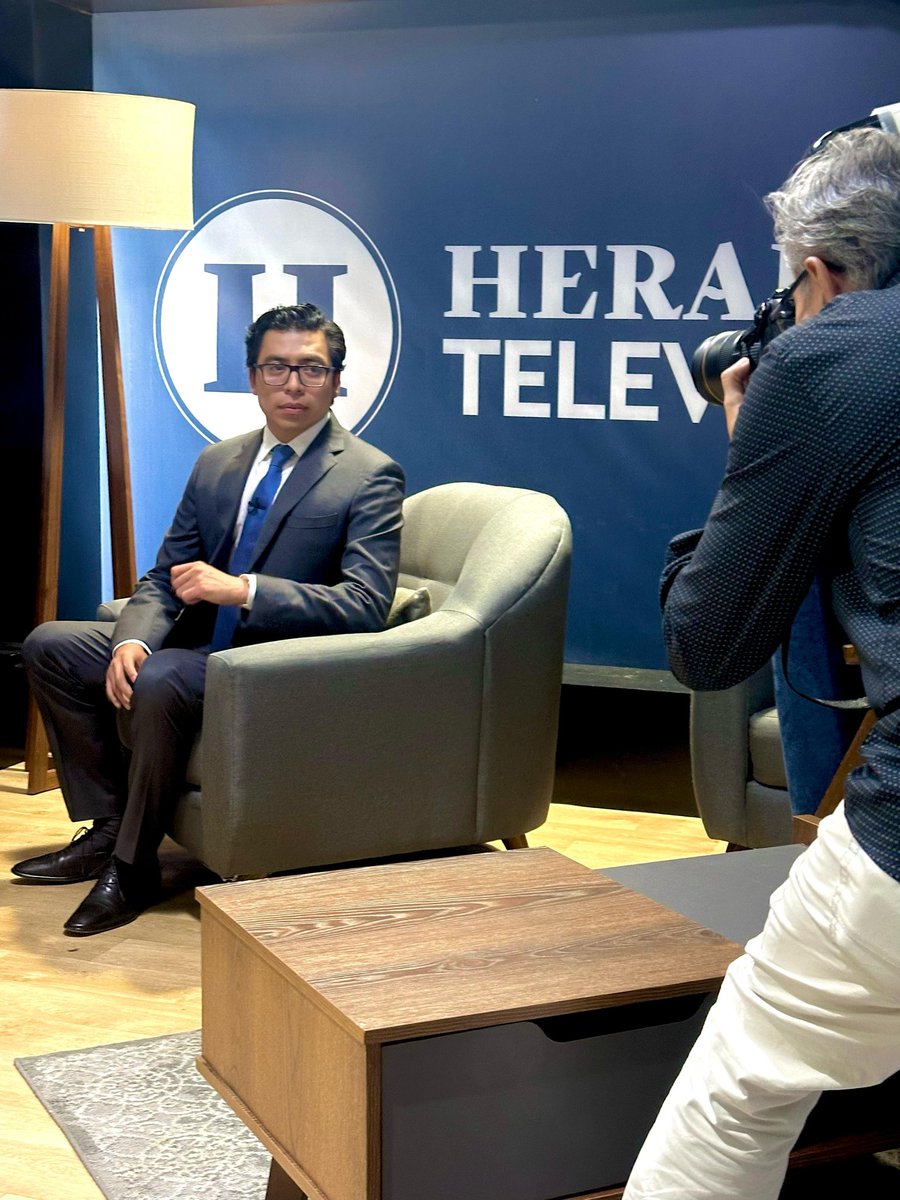 Amig@s!! Si pueden no se pierdan hoy aproximadamente a partir de las 9:55 pm en canal 8, el programa "El referente de la noche" con <a href="/JavierSolorzano/">Javier Solórzano</a> en Heraldo TV <a href="/heraldodemexico/">El Heraldo de México</a>
Hablaré sobre las reformas a la Ley de Amparo 😊