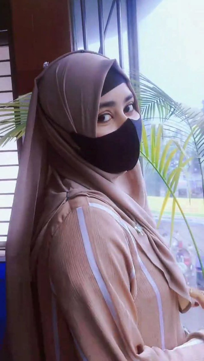 Mariyamsultana_'s tweet image. দেরিতে আসুখ, বুড়ো হয়ে আসুখ, দাঁত পড়ে আসুখ, তবুও জীবনে সঠিক মানুষ আসুখ😊
#helloween #HelloEveryone #Hello