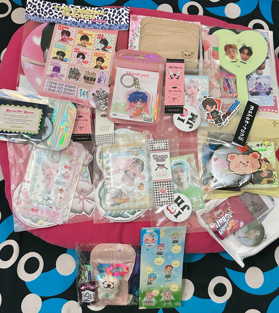 peachymine_23's tweet photo. a little late but thank you for this lovely freebies💕✨
@illaailll @Naranari_29 @mataharichan @preciousndun @toloveblue dan maaf sisanya ak cari usn nya gak nemu but terima kasih banyak semua nya 😭🙏🏻 https://t.co/WeUVcRsmT6