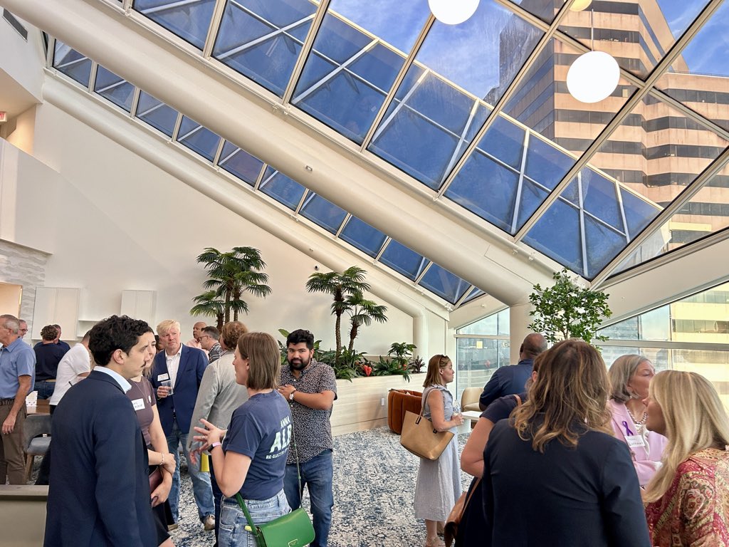 Great evening with @EqualityCincy and their 2025 endorsed candidates! 🌈 Now more than ever, we must stand with our LGBTQ+ community and protect the rights of all. Love wins. 💜