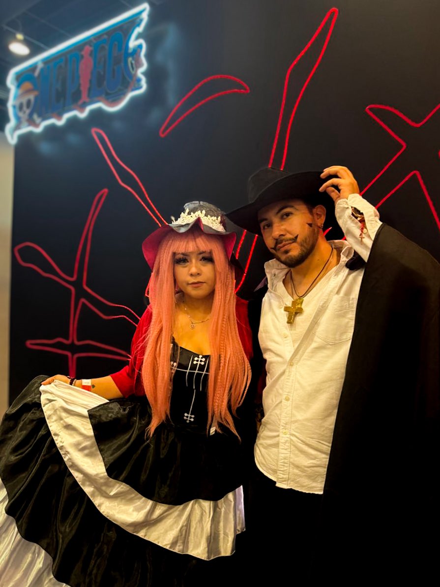 ToeiAnimationLA's tweet photo. ¡Una gran aventura, nakamas! 🏴‍☠️ Estos cosplays de ONE PIECE se unieron a la tripulación en #AniMole3 🔥

¡Dale Me gusta si eres fan de los Sombrero de Paja! 👒

#ONEPIECE #SombrerosdePaja #Cosplay https://t.co/1GgP8RKpay