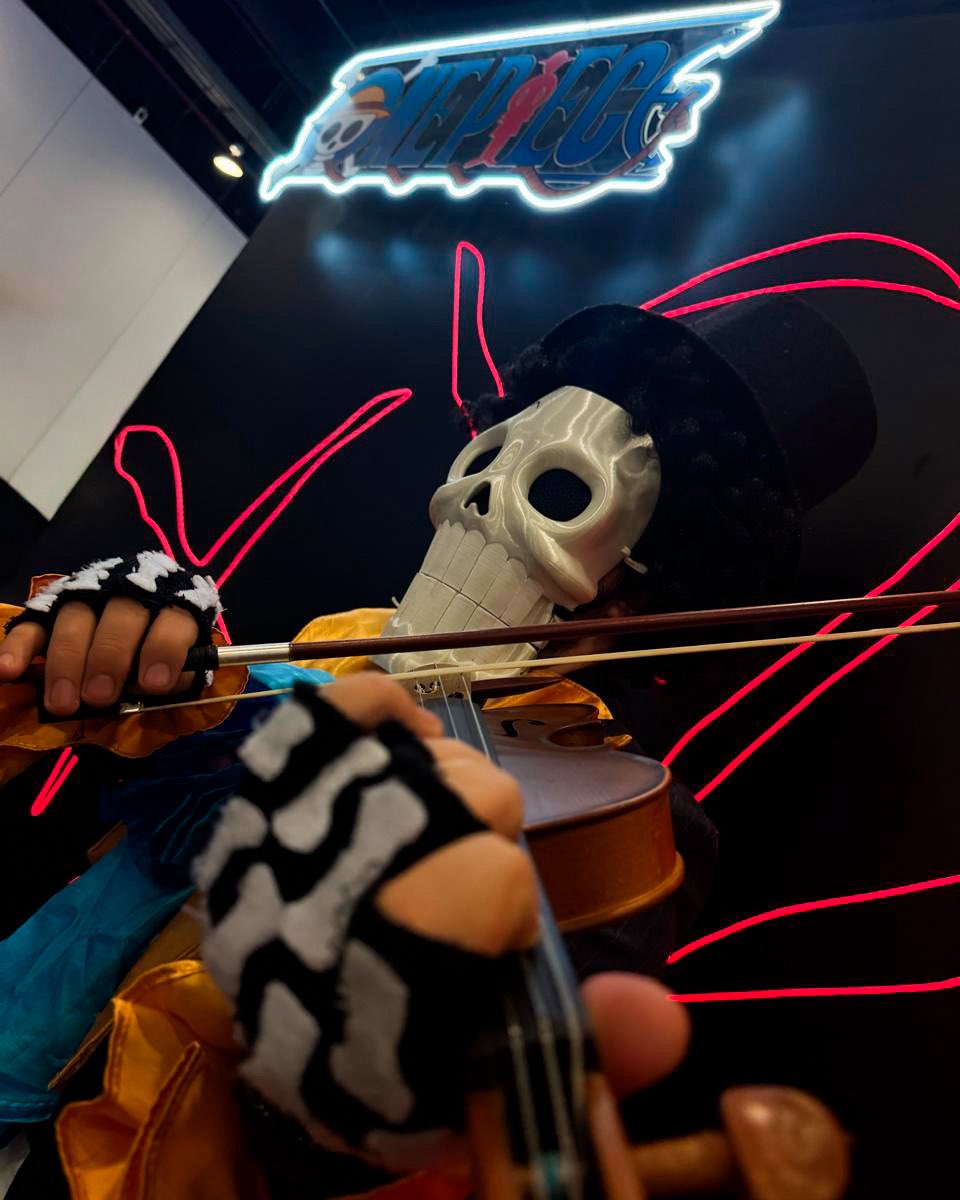 ToeiAnimationLA's tweet photo. ¡Una gran aventura, nakamas! 🏴‍☠️ Estos cosplays de ONE PIECE se unieron a la tripulación en #AniMole3 🔥

¡Dale Me gusta si eres fan de los Sombrero de Paja! 👒

#ONEPIECE #SombrerosdePaja #Cosplay https://t.co/1GgP8RKpay