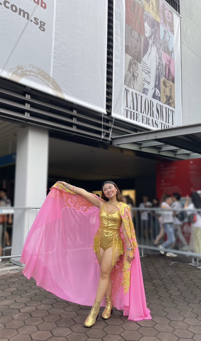 crystalswiftiee's tweet image. The sequins are back, the showgirl’s alive, and the Swiftie in me is thriving #TSTheLifeofAShowgirl  @taylorswift13 @taylornation13 @SwiftiesPHL @tfsgph13 🧡