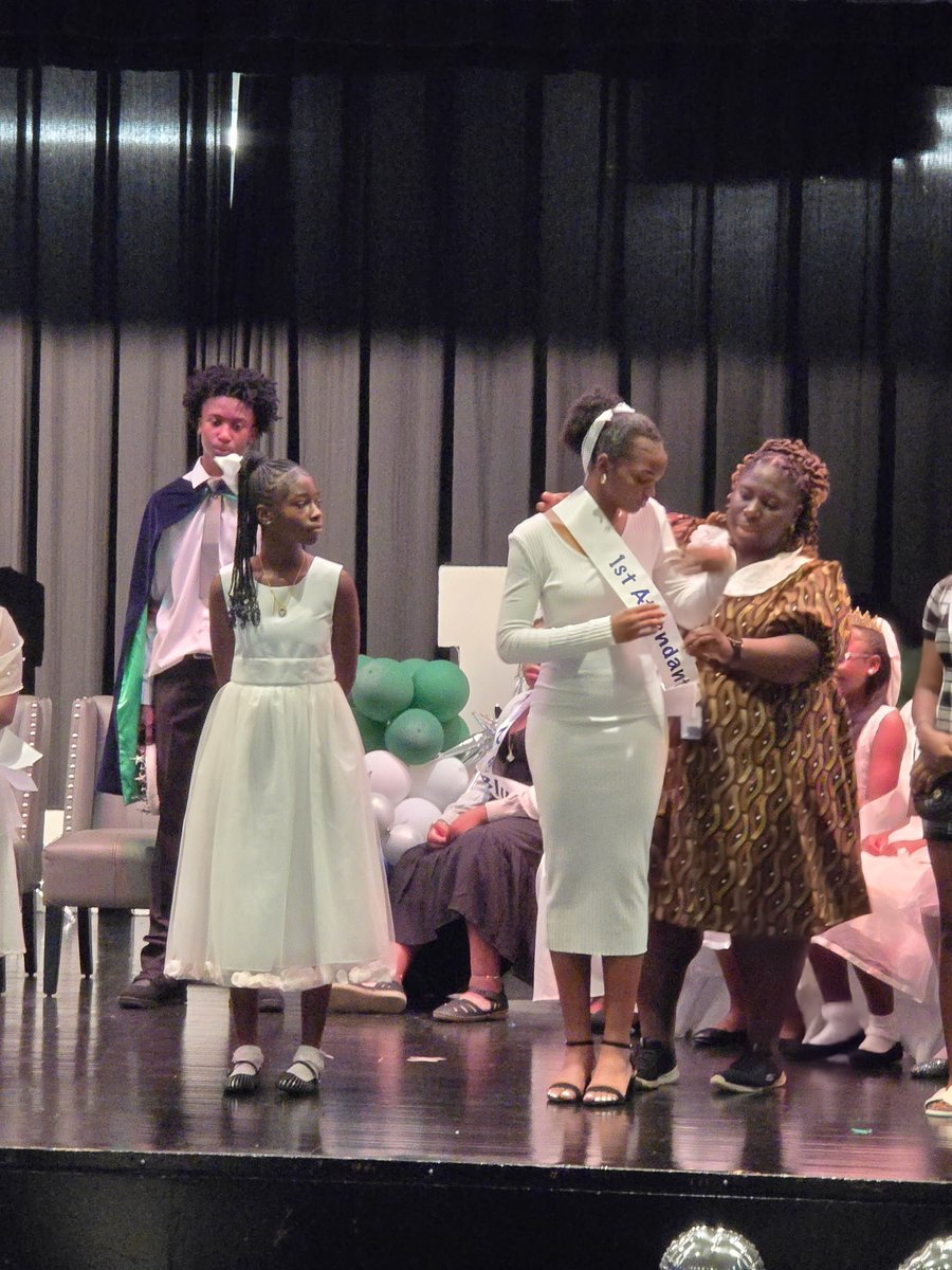 👑💙💚 Big Blue Hawk Energy! Our 2025 Homecoming Coronation was 🔥✨ Congrats to our kings, queens &amp; attendants—you looked AMAZING on stage! 🦅💎 #BlueHawkPride #Homecoming2025 <a href="/ShellyGoodrum/">Shelly H. Goodrum</a> <a href="/McMillansCorner/">Mrs. Mcmillan M.Ed</a> <a href="/APSHollisCrew/">Hollis Innovation Academy</a> <a href="/apsupdate/">ATL Public Schools</a> <a href="/HeyyyMelanieAPS/">Melanie Johnson</a>