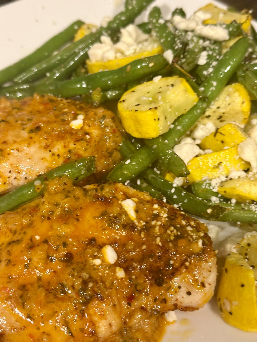 Proud of myself for cooking even though it's an empty nest now. Sicilian Chicken and vegetables. #dinnerideas