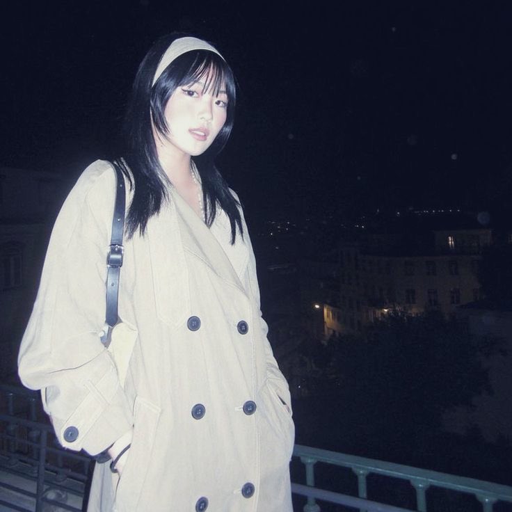 larimuraa's tweet image. 🌠 | thursday night.