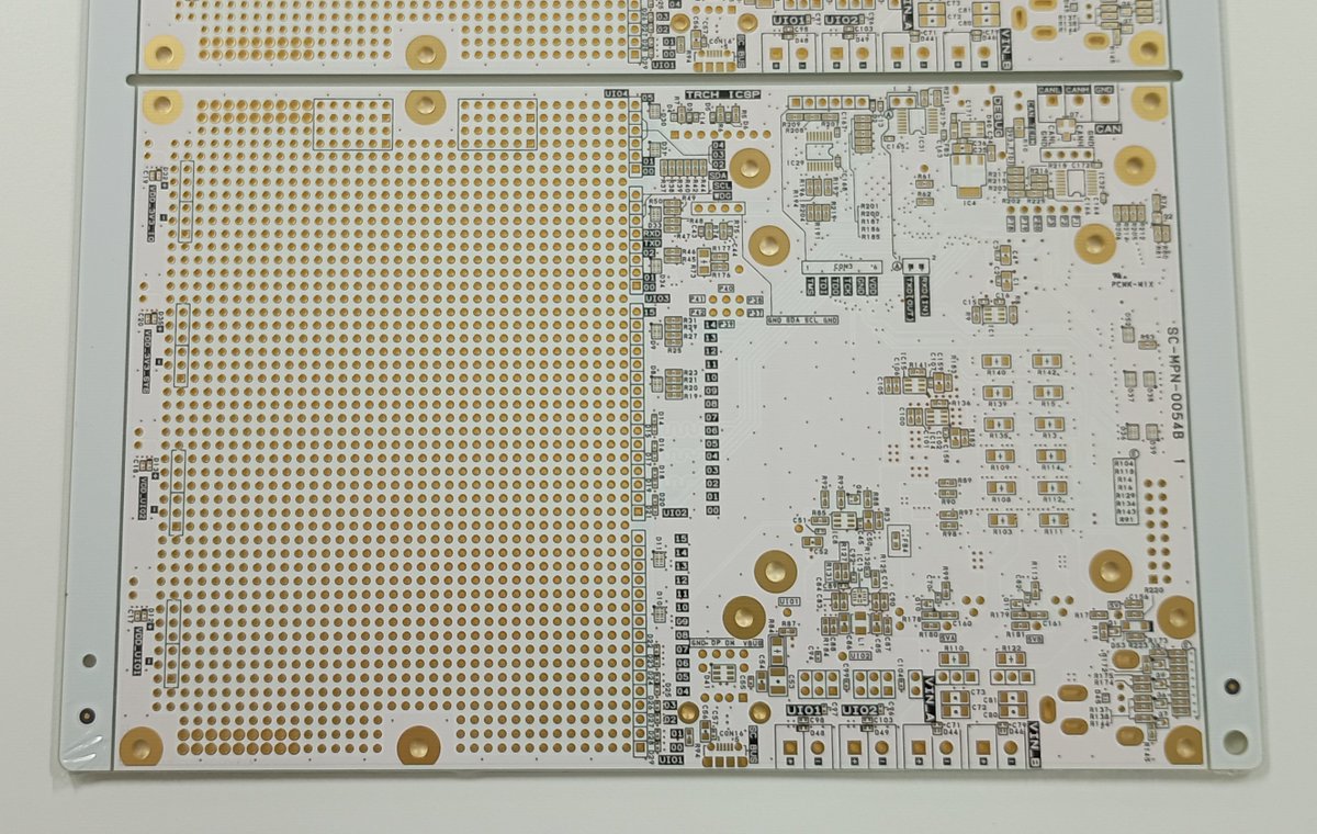 SpaceCubics's tweet photo. SC-OBC module A1 開発キットは、白にしてみた https://t.co/8R1PiYpeK4