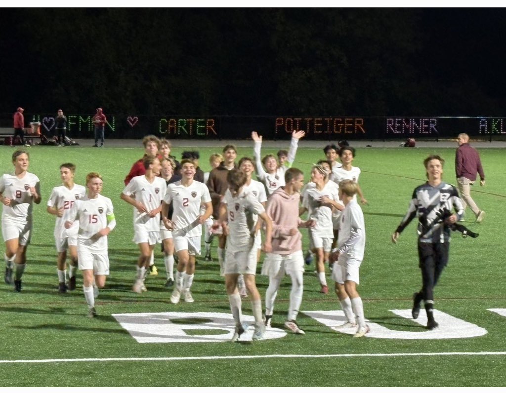 HawkNationSoc's tweet photo. What fireworks in Topton tonight!?!?

Boys came out of Brandywine Heights with a 2-1 OT win.

⚽️ Cole Christman
🫱🏻‍🫲🏾 Chase Jacobs

⚽️ Matias Nunez  (6:20 into OT)
🫱🏻‍🫲🏾 Torrin Parry

No quit in this team. 

🎆 ⚽️ 💪🏻 https://t.co/8aDhXrN3dt
