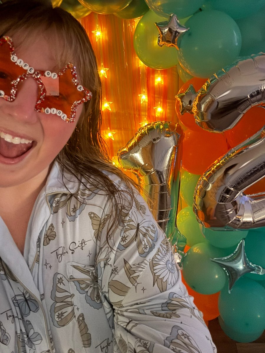 swiftcanadian13's tweet photo. We are READY &amp; counting down 🕰️ until 
1️⃣2️⃣ and we can celebrate this new era. #TSTheLifeofaShowgirl 

@taylornation13 @taylorswift13 https://t.co/KCmEIjzc1f
