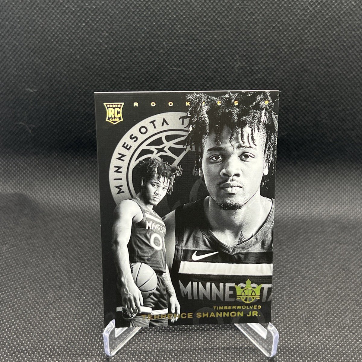 RoundBallRockC's tweet image. Fresh drops in my eBay store! Just listed some 🔥🔥 basketball cards – rookies, autographs, and rare finds! 🏀 Perfect for collectors or fans looking to score big. Check out the listings now using link in bio! More otw! @CardPurchaser #BasketballCards #eBayFinds #CardCollecting