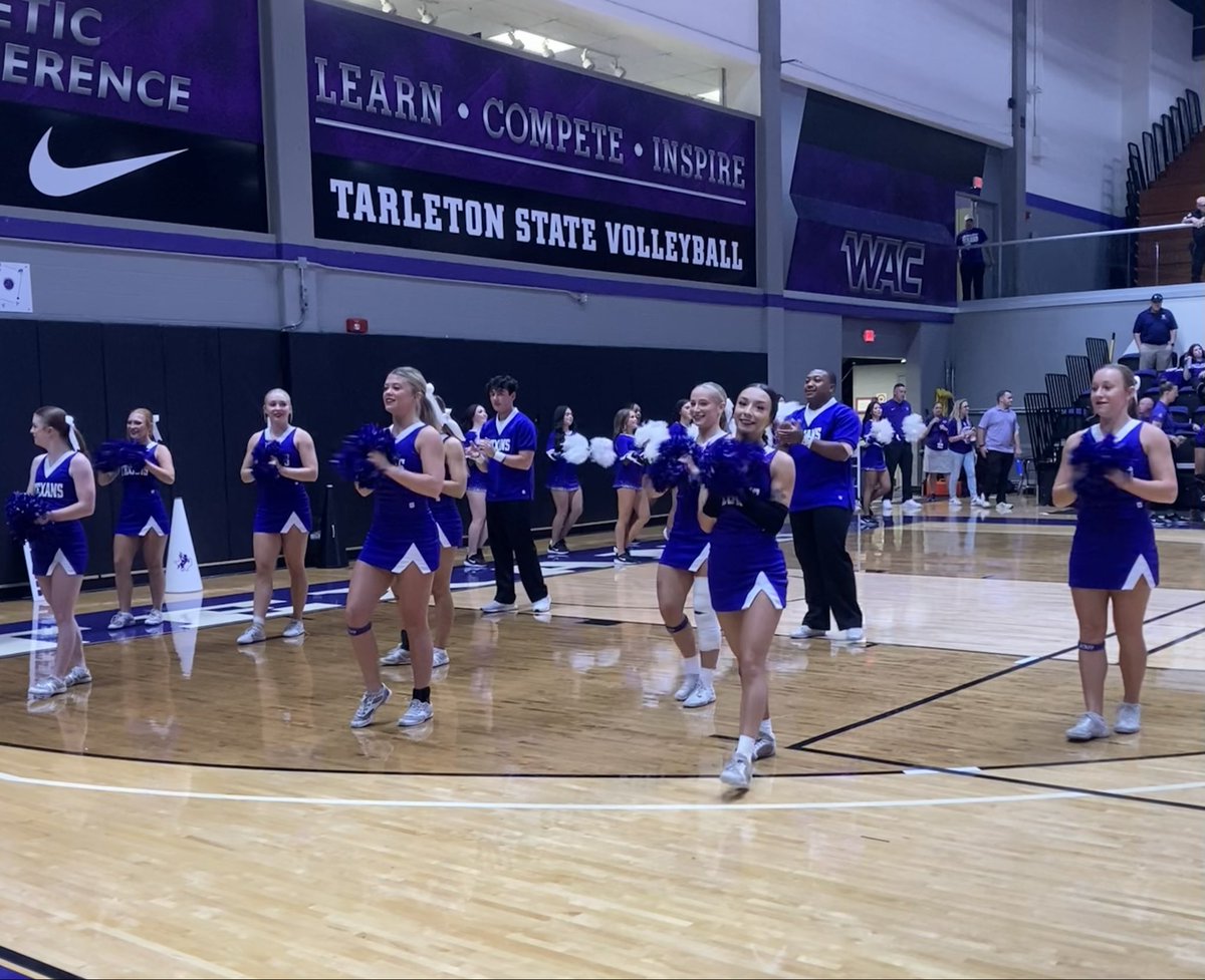 sherribphd's tweet image. Nothing better than a Purple Thursday win! 💜🏐 Our @TarletonVB crushed it with their first conference win, way to go. Go Texans!

#tarletonstateuniversity💜 #PurpleThursday #TexanNation #TexanPride #GoTexans #ConferenceWin #StudentAthletes