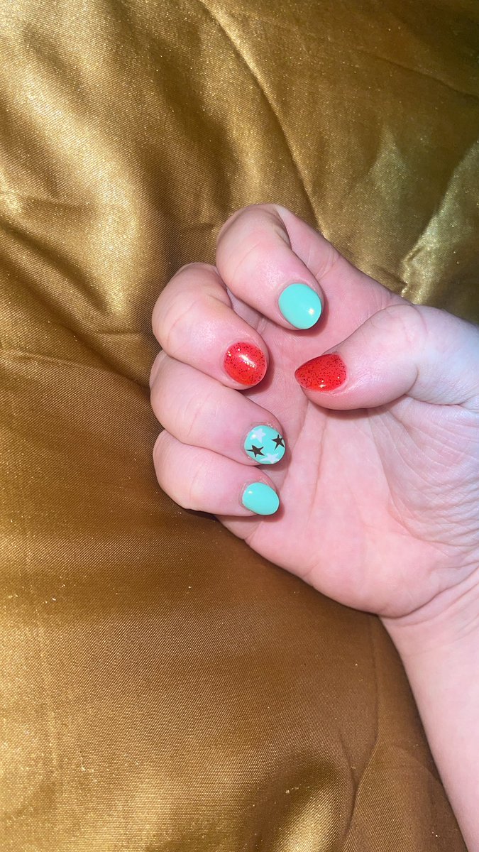 Danni60961850's tweet photo. @taylornation13 keeping it 💯 🎉 #TLOAS https://t.co/KDSR3NhOSh