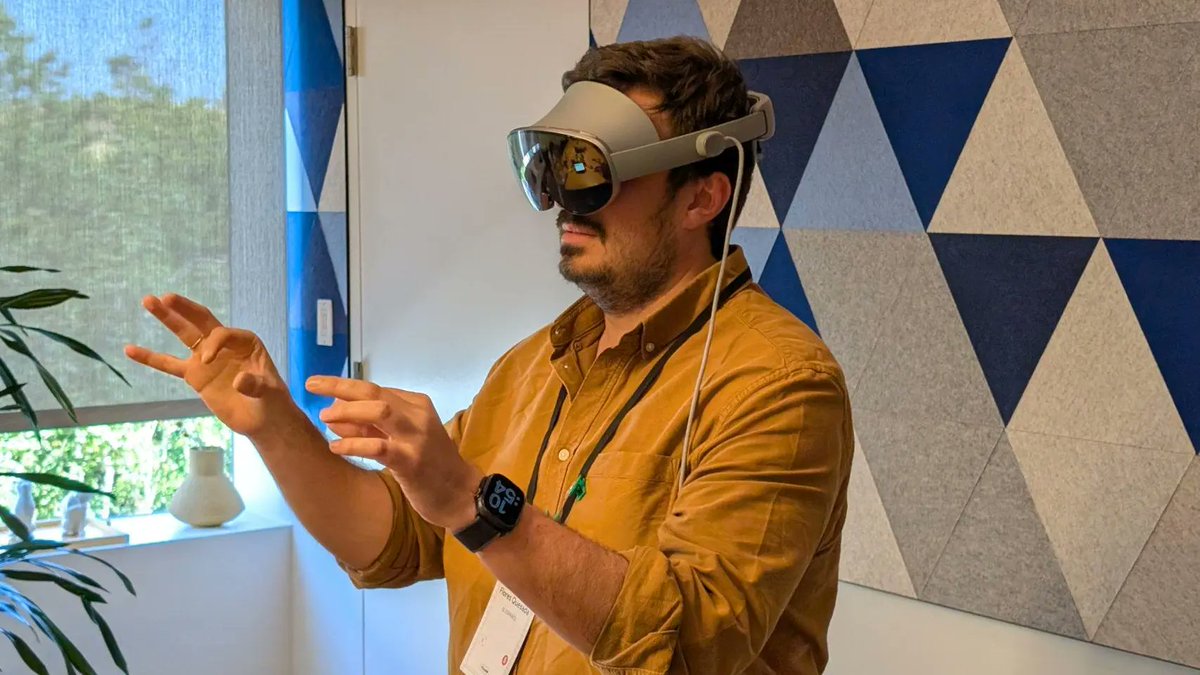 techlasso_'s tweet image. Samsung Project Moohan: su casco XR llega el 22 de octubre 😱🔥 #samsunggalaxy #appleevent2025 #androiddeveloper 

🔗Enlace: perplexity.ai/discover/tech/…