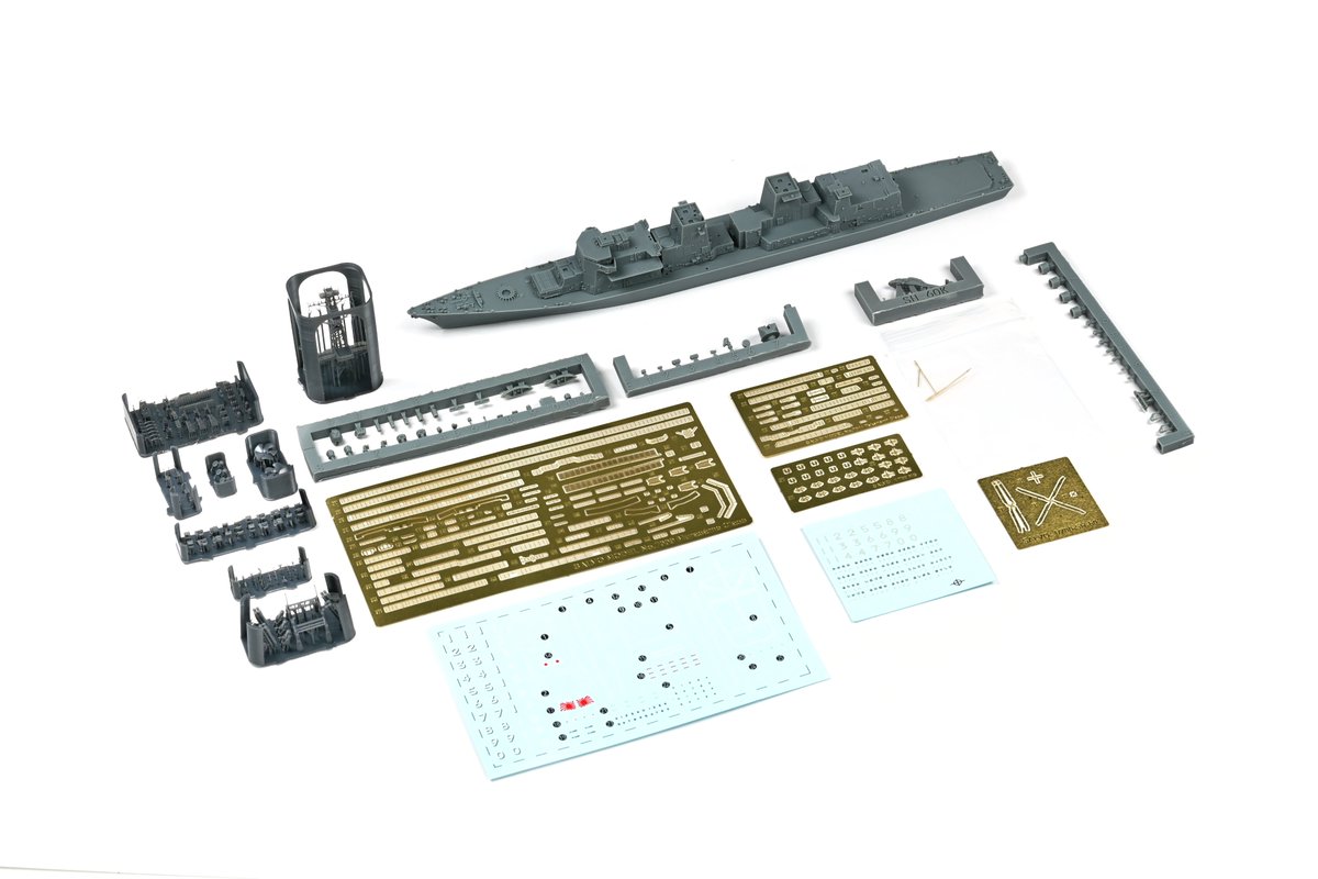 SALVO模型新製品のご案内です。

護衛艦作品第二弾
１/700海上自衛隊護衛艦たかなみ
11月発売

定価　　洋上モデル                 14,850 （税込み）
　　　　フルハルモデル　　17,050　（税込み）