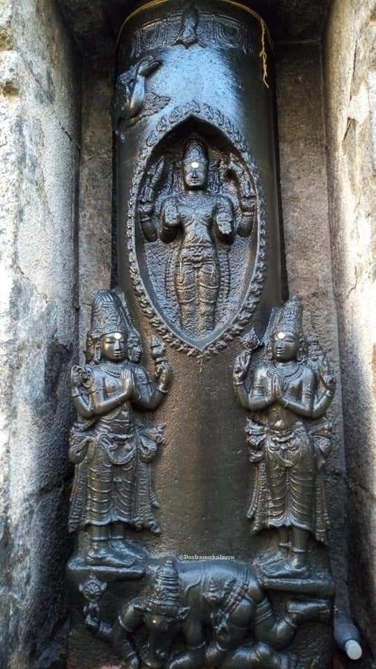 करचरणकृतं वाक्कायजं कर्मजं वा
 श्रवणनयनजं वा मानसं वापराधम् 
विहितविहितं वा सर्वमेतत् क्षमस्व 
जय जय करुणाब्धे श्री महादेव शम्भो।।

महादेव🙏