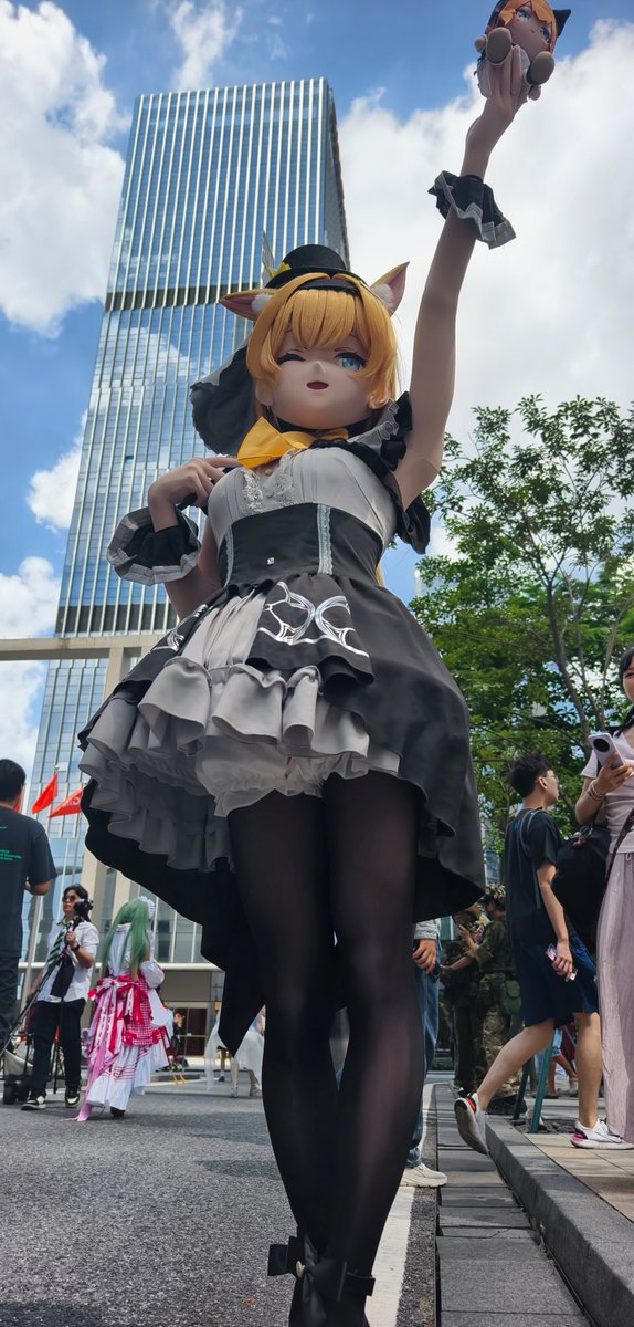 是自由的滋味～
看起来呆呆的…
#kigurumi #着ぐるみ #伊落マリー