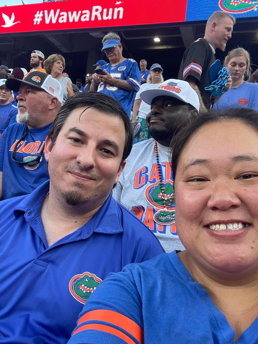 WDWBigEd's tweet photo. @FloridaGators @krisjuszczyk @Gatorade @Lafavreus Always fun spending time with my wife in the swamp https://t.co/Vc3ok7m1lH
