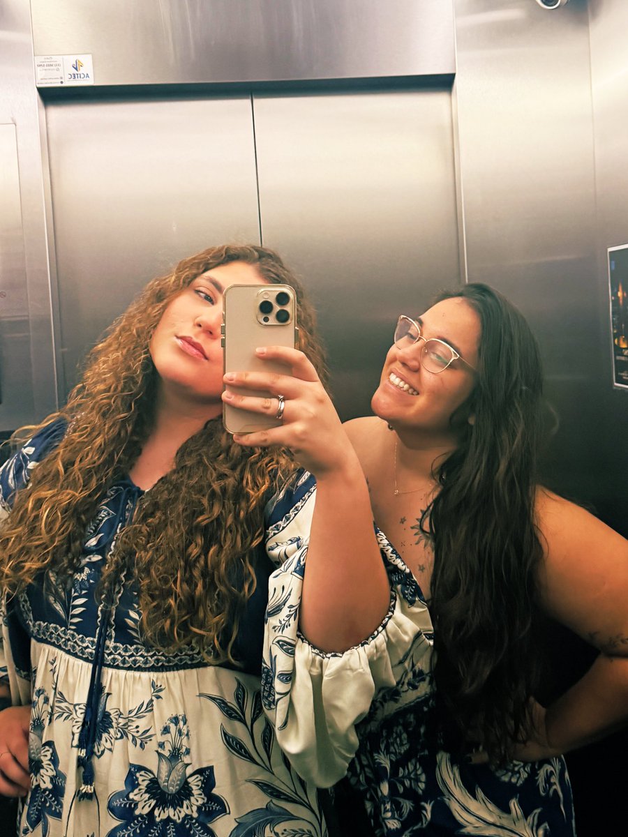bycarolindaa's tweet photo. um dia eu sonhei, e hoje a gente realiza 🤍 https://t.co/t4I0O7t6JZ