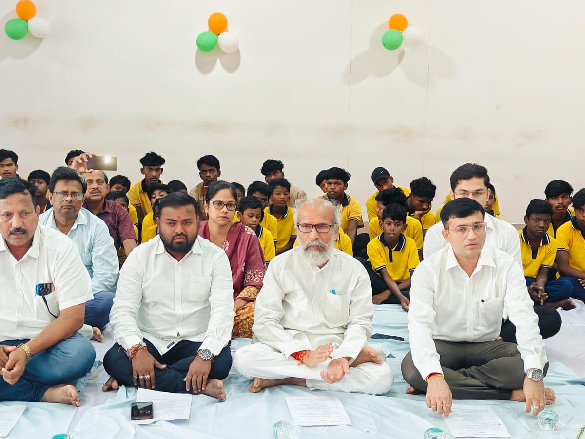 BalasoreUtkal's tweet photo. Children of Utkal Balashram Balasore observed Gandhi Jayanti in presence of Hon’ble MP Balasore @pcsarangi, Hon’ble MLA Sadar, President Zillaparisad, Collector Balasore @DBalasore, Sub-Collector Balasore and other dignitaries @WCDOdisha @OSCPSODISHA https://t.co/KUYsulTQVL