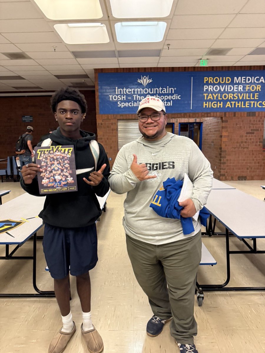 BIG Shoutout to THE <a href="/PlayMakrStudio/">PlayMakr</a> for pulling up to our team dinner and also the fire pictures!