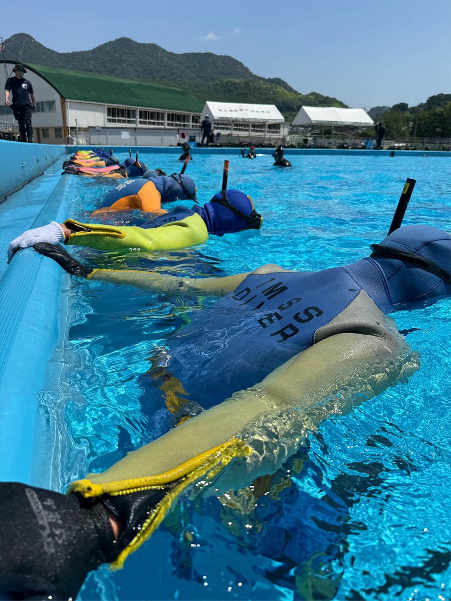 JMSDF_1MSS's tweet image. スクーバ課程に対する撮影協力を行いました🎥
放送局名:RCCテレビ『イマナマ！』📺
放送予定:10月7日(火)17時台
後日、TBS公式YouTubeに掲載予定
#潜水員 #ダイバー #第1術科学校 #diver