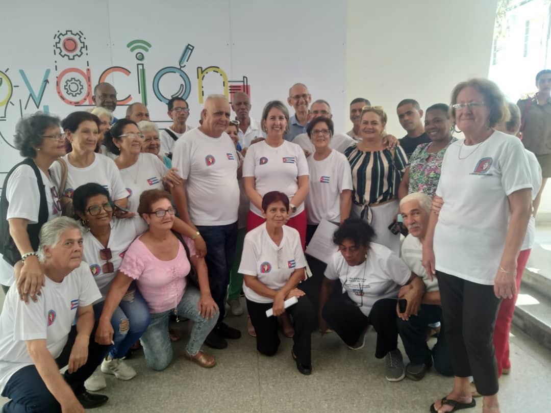 Compartimos fructíferas sesiones de trabajo en #PinardelRío
Viceprimer ministro <a href="/EdMartDiaz/">Eduardo Martínez Díaz</a> evaluó objetivos de gobierno🇨🇺 vinculados con salud, ciencia,  educación, transformación digital políticas sociales
También participamos en emotivo encuentro con Cátedra "Manuel Ascunce"🌹