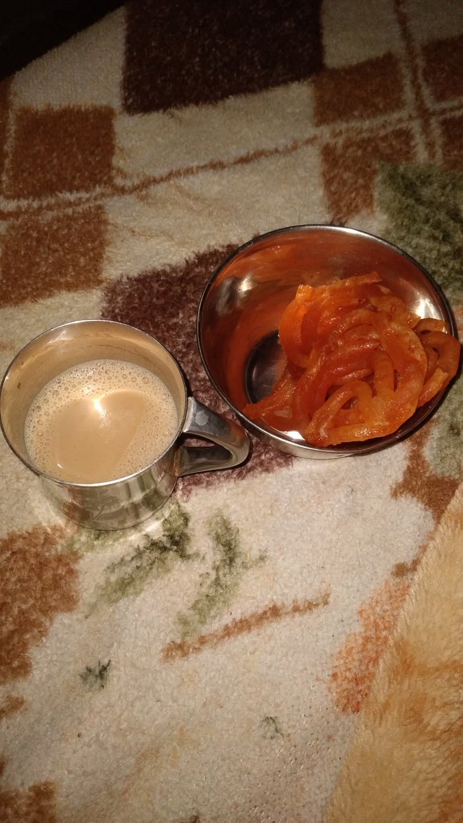 Pendu_Media's tweet photo. ਰਾਵਣ ਜਾਂਦਾ ਜਾਂਦਾ ਕਹਿ ਗਿਆ ਸੀ ਕਿ ਮੇਰੇ ਮਰਨ ਦਿਨ ਤੇ ਹਰ ਸਾਲ ਜਲੇਬੀਆਂ ਤੇ ਪਕੌੜੇ ਜਰੂਰ ਬਣਾਇਓ ਤਾਂ ਹੀ ਮੈਂ ਮੰਨਾਂਗਾ ਤੁਸੀ ਮੈਨੂੰ ਵੱਡਾ ਕੀਤਾ। 
 #everyoneシ゚ #friends #fastival https://t.co/YMMDuIpdfB