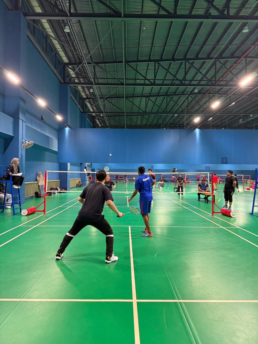 novugenpharma's tweet photo. The Novugen Badminton Tournament 2025 made a powerful comeback on 27 September at IOI Sports Centre, Putrajaya, with over 40 teams competing for glory. From intense rallies to loud cheers, the energy was sky-high as colleagues battled it out for the title of Champion! https://t.co/OnecwhWYbO