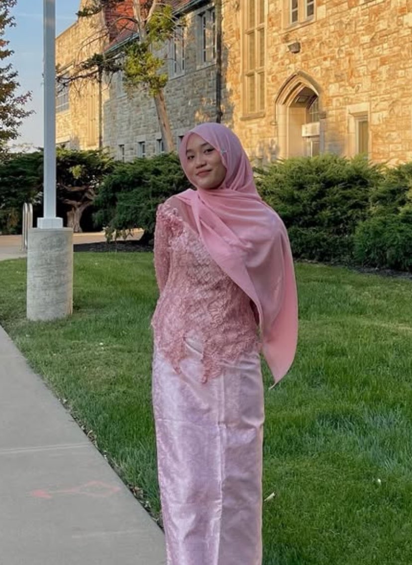 FinallySundayID's tweet image. Hai gais aku ada set kebaya full payet! bisa dipake jadi kebaya wisuda etc. 
cuma aku pake dua kalo doang buat wisuda exchange waktu ituu trs sayang aja ga kepake lagii.

open nego yaa, dari aku 400 satu set sama rok nyaa!!