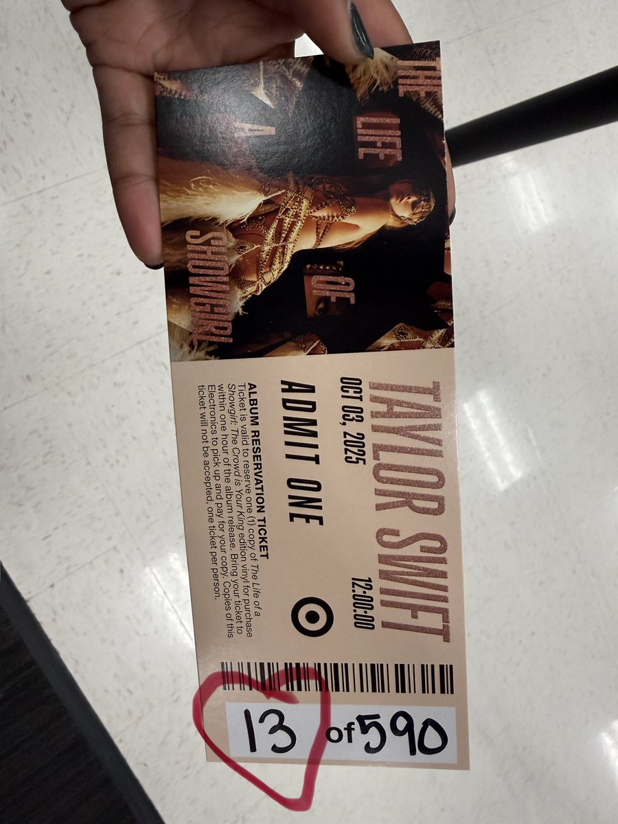 adiadoo28's tweet photo. @taylornation13 I am the chosen one ❤️‍🔥 #TheLifeofAShowgirl @taylorswift13 https://t.co/RwHDltibGr