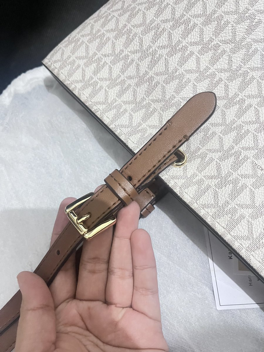 sambalababi's tweet image. Michael Kors Tote Bag 

Warna elegan, model timeless, cocok buat daily atau kerja 💼

pengiriman dari jakarta selatan (bisa by gosend/j&amp;amp;t) 

harga 1.5 (nego tipis ya kak) 

#prelovedbag #preloved #prelovedtas #prelovedmk #michaelkors