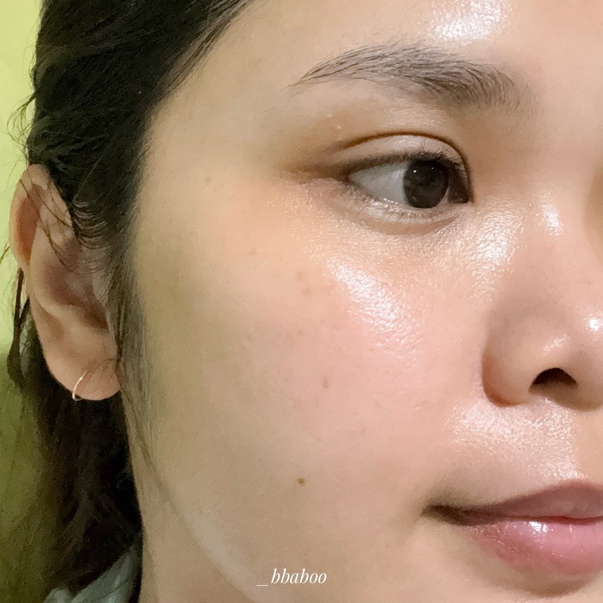 _bbaboo's tweet photo. น้องใหม่ของ ES เค้าทำถึงเกิน #มอยส์เจนผิวใหม่ ES Epi-gen Calming Creamเนื้อเข้มข้นมาก ทาปุ๊ป ผิวเงาเป็นกระจกเลย เสริม skin barrier ลดการระคายเคืองผิวดีมาก ผิวชุ่มชื้น เนียนนุ่มมากใครที่ติดใช้ B5+ ตัวดังมาลองตัวนี้ก่อนมีซ้ำแน่นอน 🩵✨ #ESMoisturizerNewGen #EpiGen #มอยส์หลังเลเซอร์ https://t.co/8dLSB59lcG