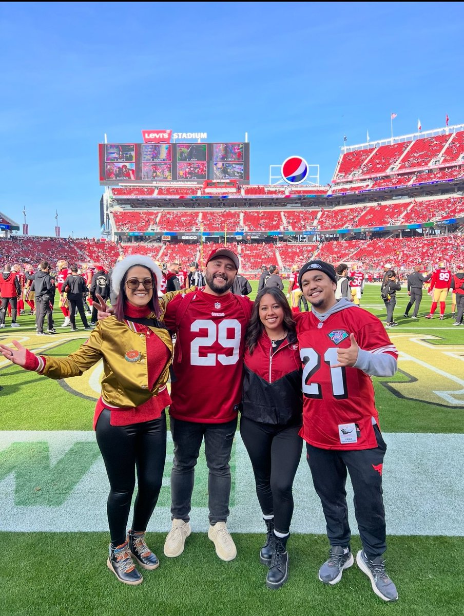 Ric Flair &amp; WWE Superstars Charlotte Flair &amp; Bayley Are Watching Thursday Night Football 🏈