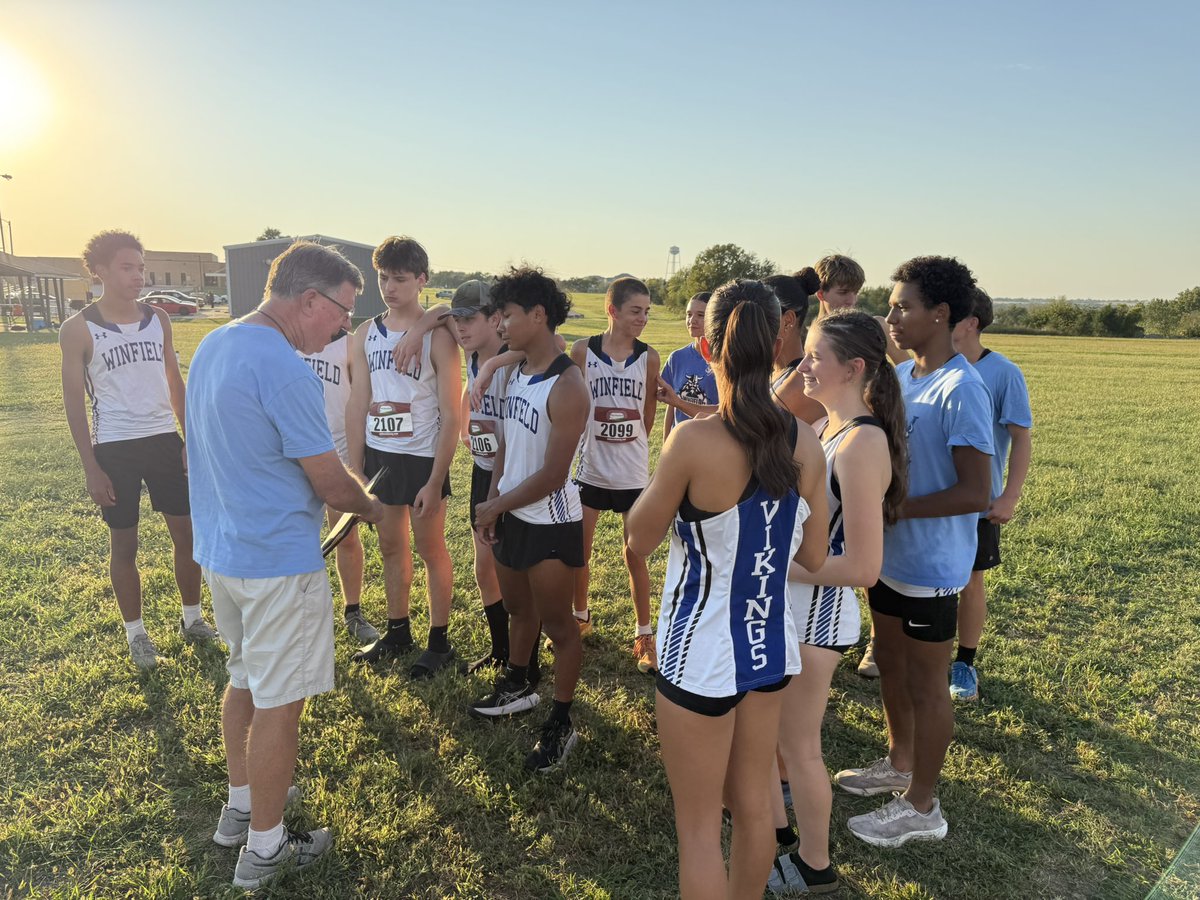 CoachBuffum97's tweet photo. Winfield did great at our home meet today!!! The girls placed first and the boys placed third!!! Way to go, Vikings!!! 💙🏃🏻‍♂️ https://t.co/5cycLhGcOF