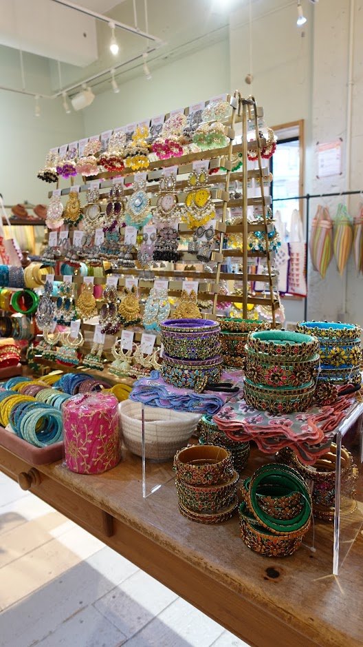 アクセサリー類
✨ピアス
✨バングル
✨ネックレスのB品（ビーズ外れ、パーツ外れ）を
アウトレットセール会場にて販売予定です☑️
とってもお得な福袋も販売予定です！

OUTLET SALE POP UP🎪
📅10/12(日) 12:00−19:00   
📍pamojah （パモジャ）   
大阪市西区北堀江2-7-18