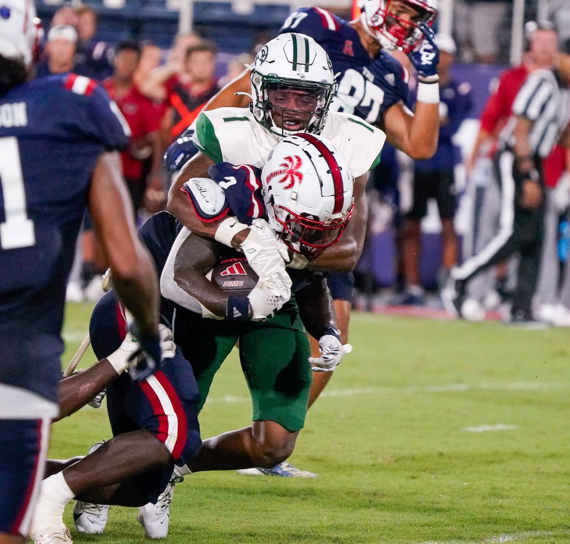 CapalotElii's tweet photo. After a great conversation with 
@CoachCzeluz I am blessed to receive a D1 offer from Wagner university, @djHeartAttak @ballcoachIrelan @JUCOFFrenzy @GhouseGriffinFB @Rivals @247Sports @JUCOFFrenzy @CoachMase55 https://t.co/nBr1RRZae6