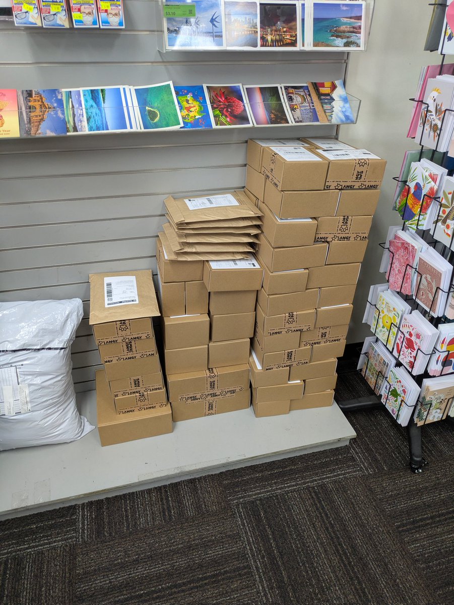 So y'all liked the fox socks hey? 
Less than 24 hours and they're sold out!

Props to <a href="/LandShaarrk/">Luna the fox!!</a> for the rad design 🥰

We're ordering another batch straight away but it'll be a few weeks, in the meantime sign up for a restock alert on the product page 🥰