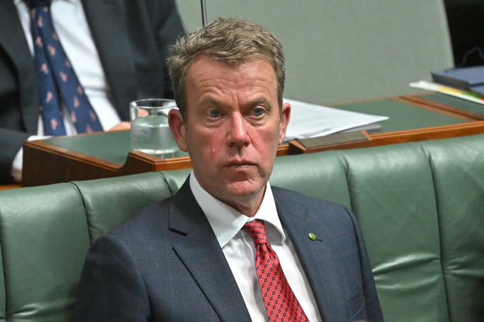 #abc730 
Dan Tehan who holds one of 6 remaining Victorian Federal Seats doing his utmost on #abc730 to decrease that number to less than a handful .
That ' no eye deer ' in the headlights moment whilst discussing the LNP climate policy / lack of policy.