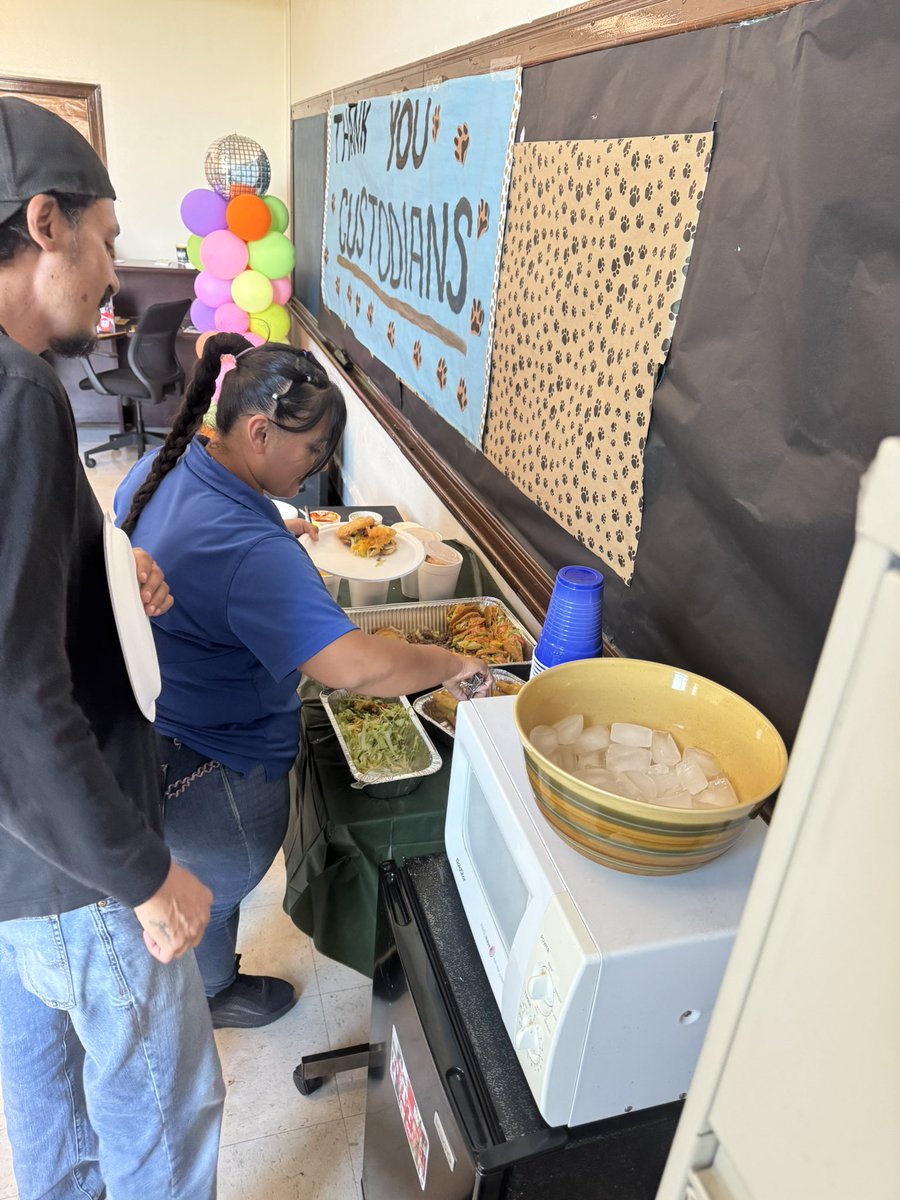 RubyLucero23's tweet image. Shoutout to our incredible custodial team on #NationalCustodianDay! 🙌 Your dedication, care, &amp;amp; hard work keep our Panther family thriving. We appreciate you more than words can say! 🤎🐾#PanthersLevelUp #ItStartsWithUs @maribelruiz2015 @MartyTeran915 @bpallare @SamuelMari67458