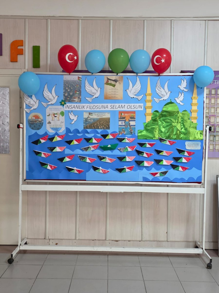 Ey Kudüs, ey şehrim
Ey Kudüs, ey sevgilim
Yarın, yarın çiçek açacak limon
Sevinecek yeşil sümbüller ve zeytin
Gözler gülecek
Geri dönecek göçmen güvercinler
Tertemiz yuvasına
Ve geri dönecek çocuklar oynamaya
Buluşacak babalarla oğullar
Ey memleketim
Ey barış ve bereket şehri