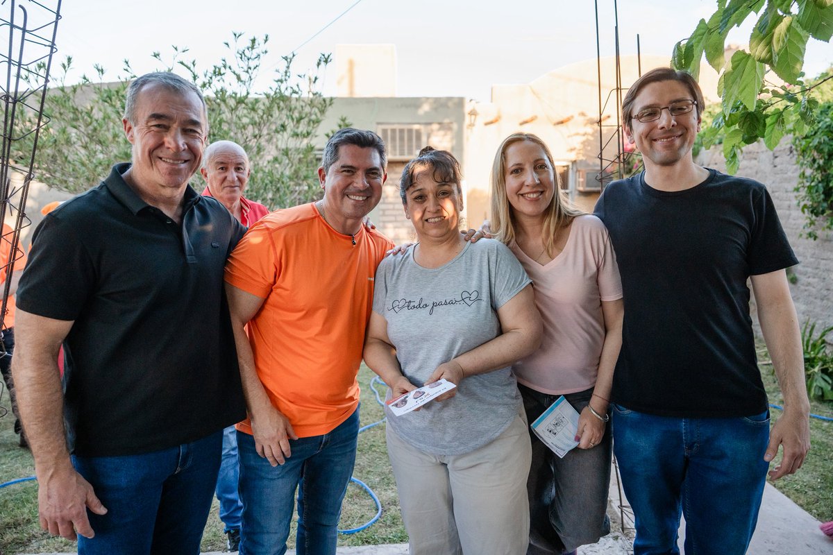 Quiero contarles que me llena de alegría haber caminado #Pocito como candidata, junto a nuestro gobernador <a href="/DrMarceloOrrego/">Marcelo Orrego</a>. Gracias por abrirnos la puerta y el corazón. Sigamos caminando juntos con <a href="/fabianmartinsj/">Fabián Martín</a> #PorSanJuan <a href="/XSanJuanOk/">Frente Por San Juan</a> 🧡