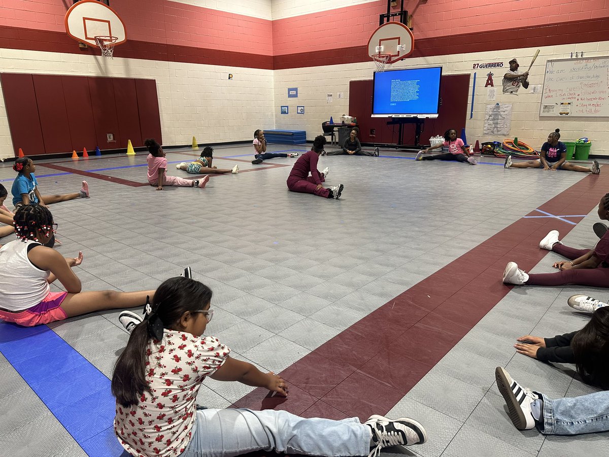 CounselorLife26's tweet photo. So excited to launch our first AE Gators Cheer and Dance Team. The girls are already looking good. Thankful to all of my coaches for their hard work. @AE_Gators https://t.co/9a5ReoUjIV